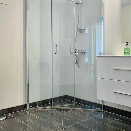 2 Bedroom Gorgeous In *