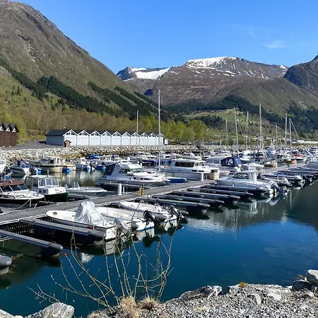 2 Bedroom Gorgeous In *