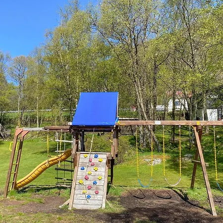 2 Bedroom Gorgeous In Σπίτι διακοπών *