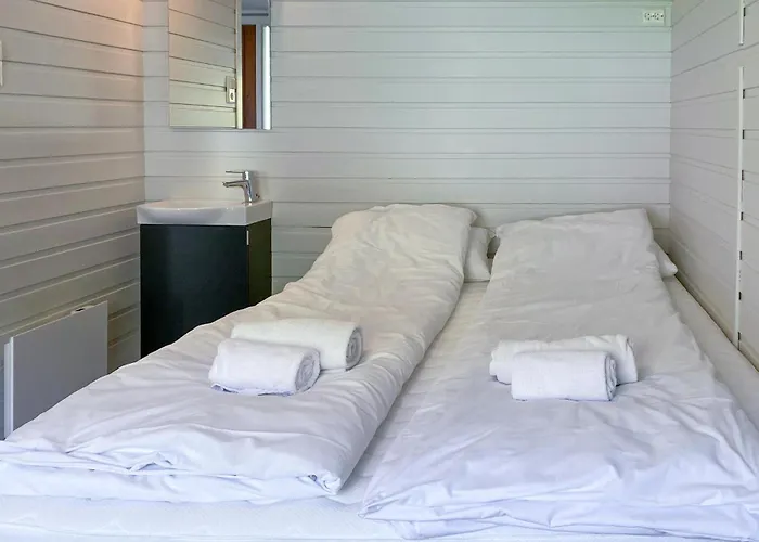 2 Bedroom Gorgeous In Feriehus